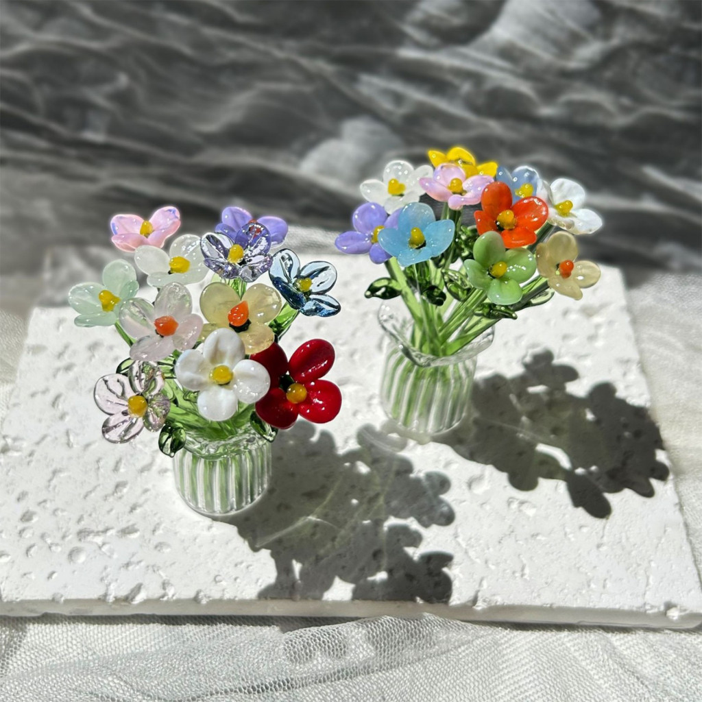 Hand Blown Glass Flowers Flower Decor Mini Figurine – Collectible Miniature Ornament Perfect Gift for Mother’s Day B
