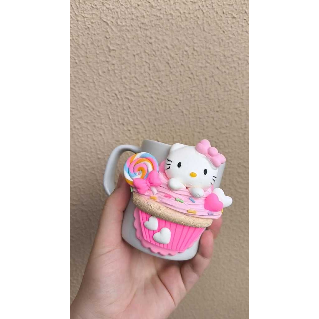 Xícara da Hello Kitty Decorada em Biscuit