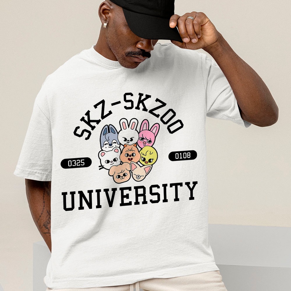 Camiseta Basica ou Oversized Unissex Grupo K-pop Stray Kids SKZ-SKZOO University Personagens Cute
