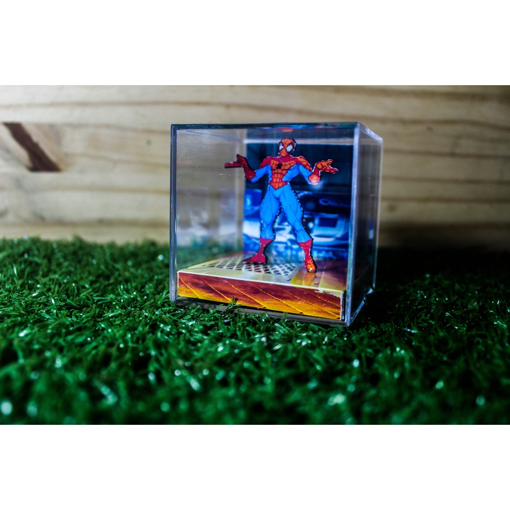 mini CUBO DIORAMA SPIDER MAN