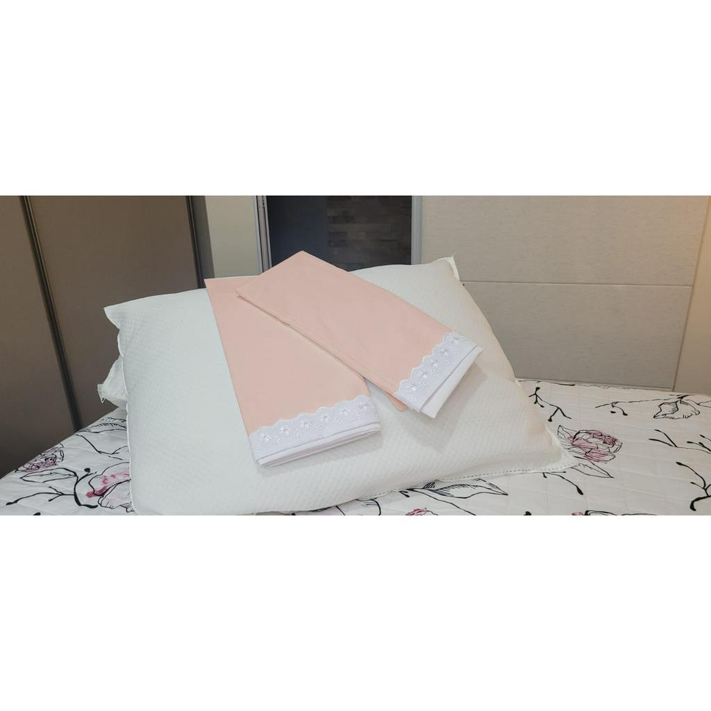 Par de Fronhas 100% Algodão 180 Fios 50 x 70 Rose Liso Rosa Envelhecido com Bordado Ingles