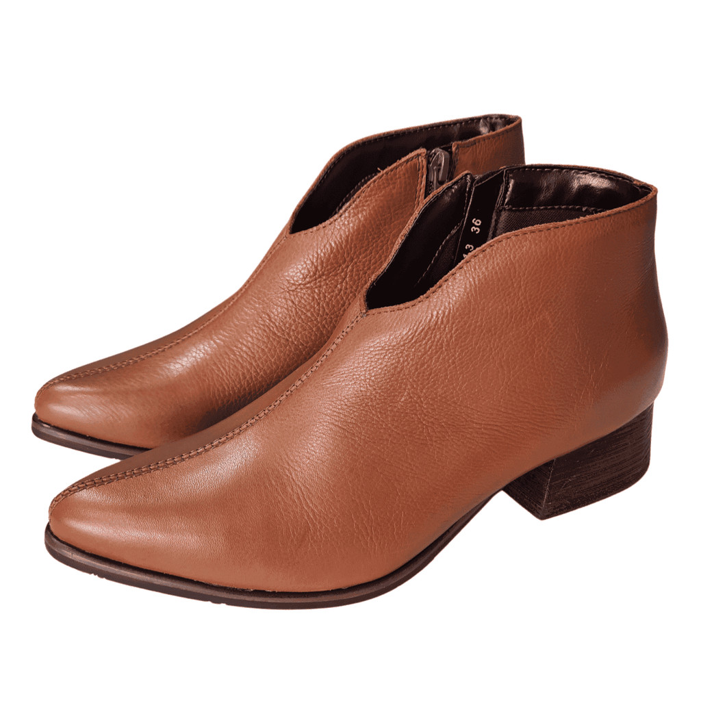 Bota Ankle Bico Fino Couro de Carneiro Whisky