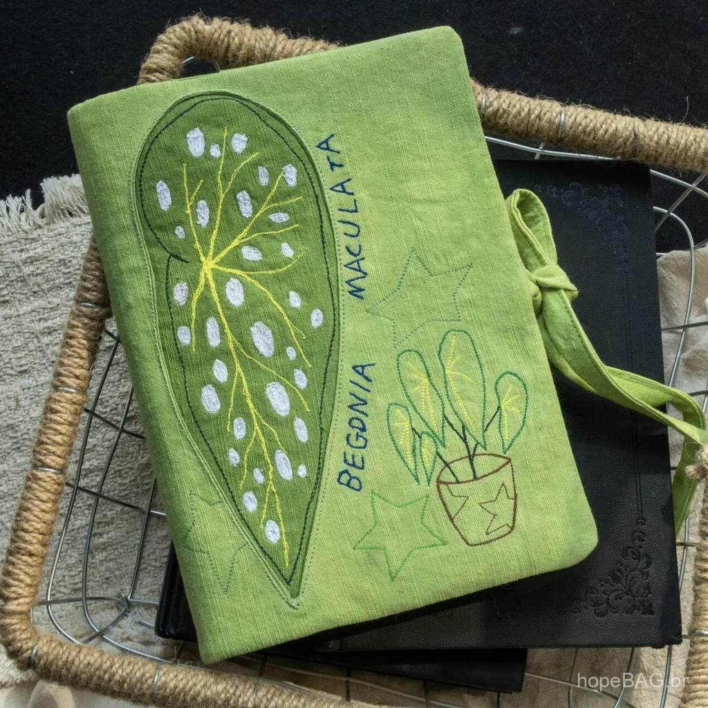Capa de caderno feita à mão com design de plantas begônia em tecido, com alça, no estilo ins.