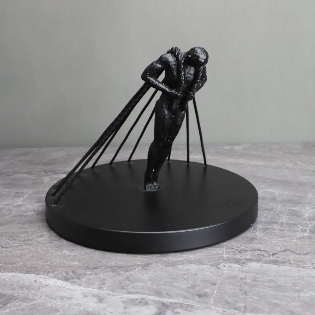 CAGT Modern minimalist black metal cast iron figure ornaments for model homes, offices, bedrooms, living rooms, and stud