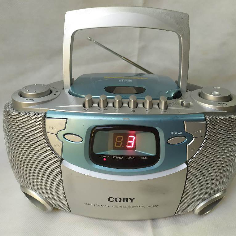 Radio Portatil Coby CX-CD246.