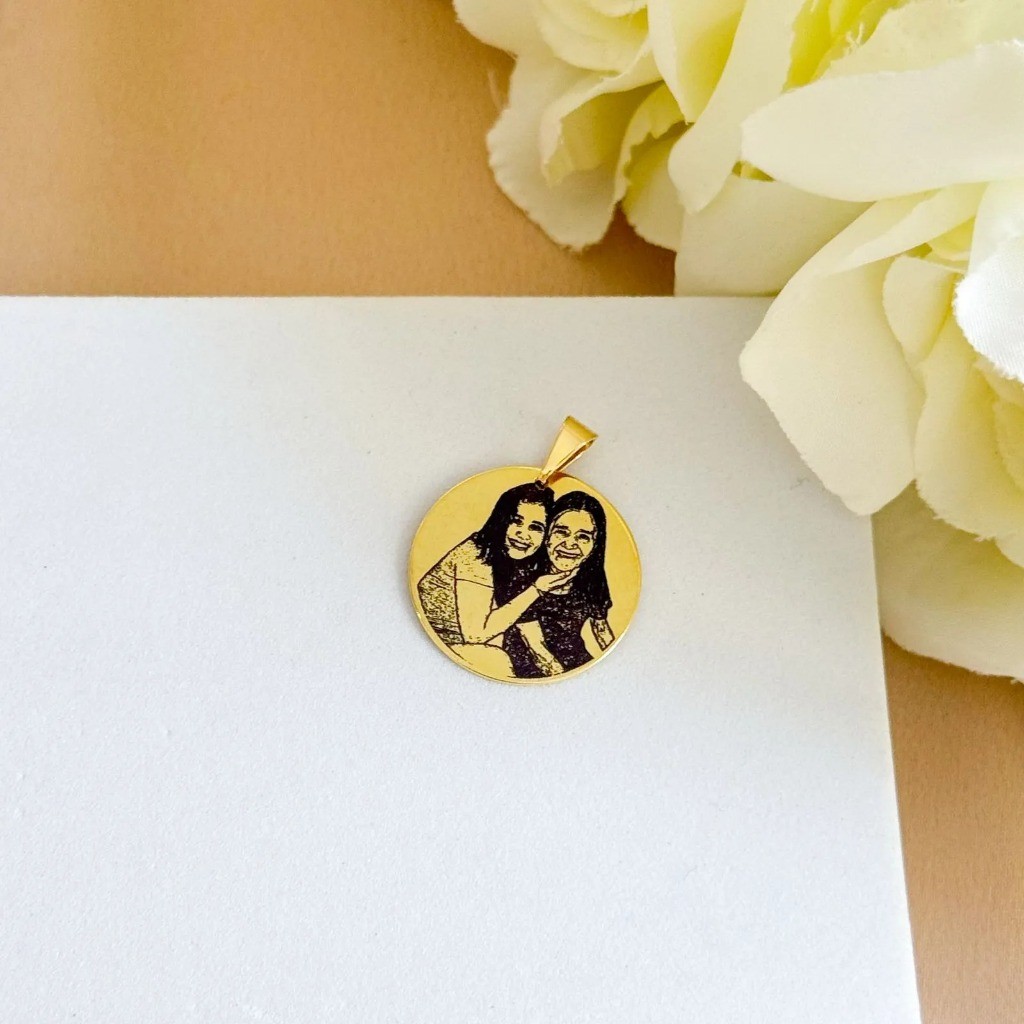 Pingente Personalizado Foto Frase Gravação Medalha 20mm Banhado a Ouro 18k ou Prateado Presente Dia Namorados