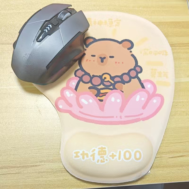 2025Cute Capybara Mouse Pad，With wrist rest，Anti-slip rubber material，For computer use，Cute anime style，Two designs。