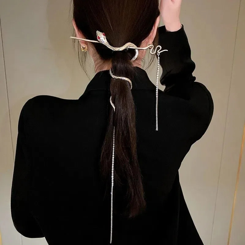Novo estilo em forma de cobra diamante-cravejado borla Hairpin nicho High-End Hairpin luz acessórios de cabelo de luxo