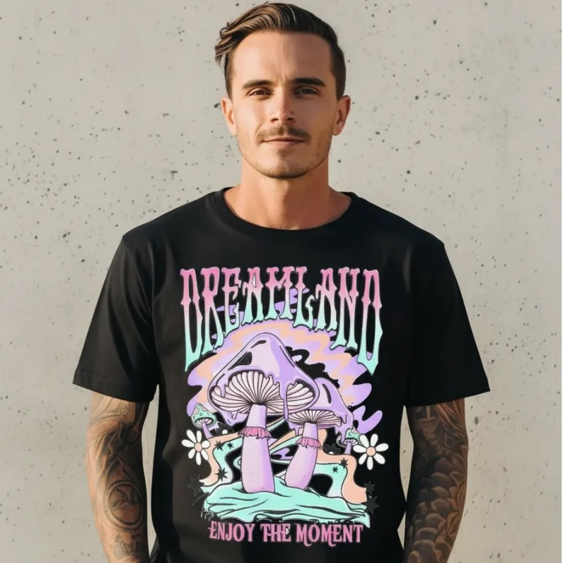 Camiseta Premium Com Estampa Dreamland Enjoy The Moment