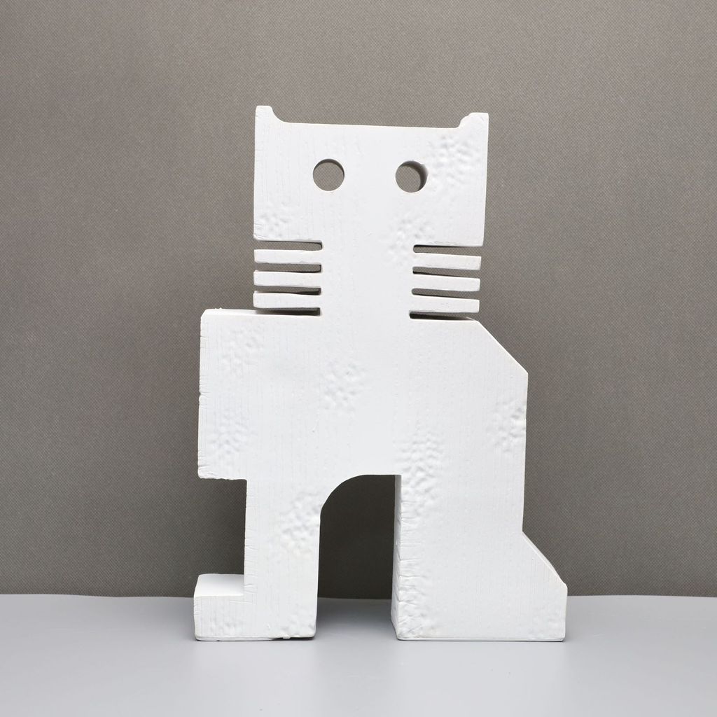 Nordic modern model home sales office creative abstract resin cat ornament living room model room decoration piece