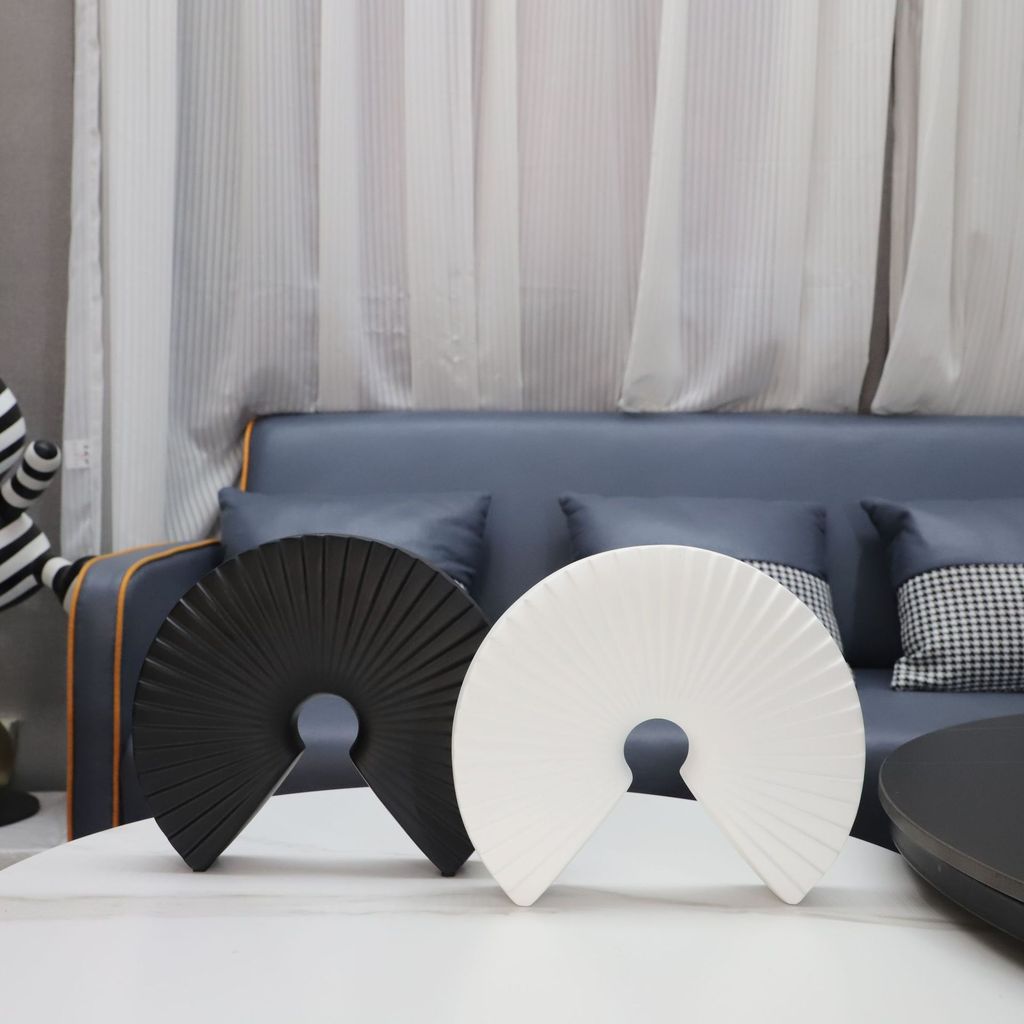 HX2Z Modern minimalist creative fan-shaped resin ornament for sales office, model room, living room, desktop home decor