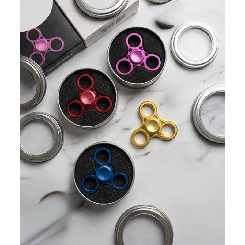 Hand Spinner Metal com Estojo Presente - Brinquedo Antiestresse Crianca Adulto Giro Rapido Varias Cores