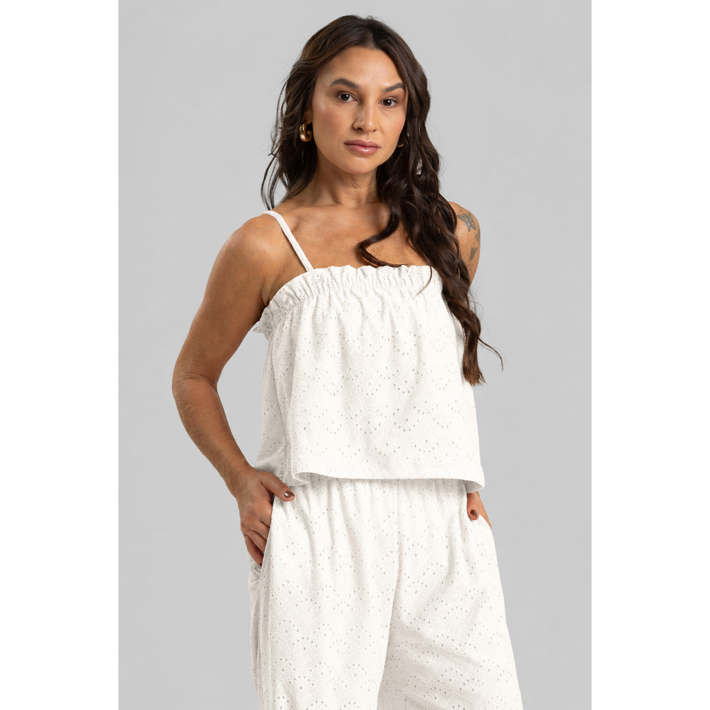 Regata Feminina Bata Imitando Laise Leveza e Delicadeza para o Dia a Dia Moderna Perfeita para Verão Praia
