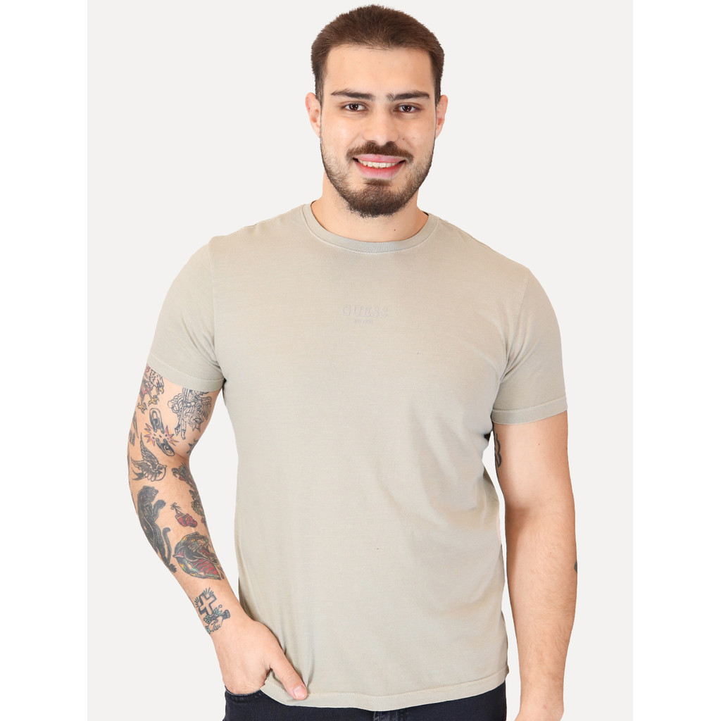 Camiseta Guess Original Masculina Rubber Est.1981 Stoned Cáqui Claro