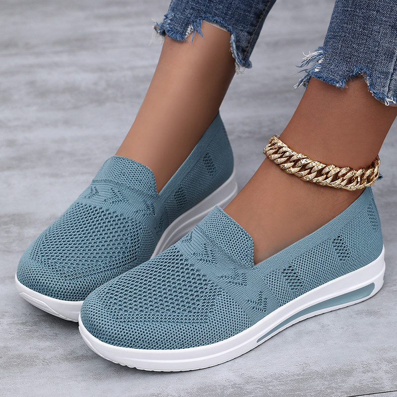 Sapatos Femininos Azul Claro de Malha Oca com Plataforma, Slip On, Sola Macia e Amortecida, Respirável, para Mães e Idos