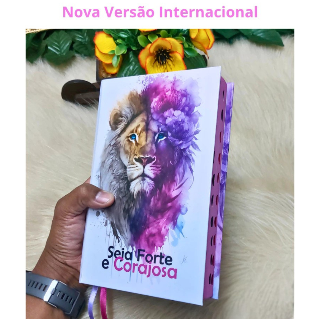 Bíblia Nvi Feminina Seja Forte E Corajosa Capa Dura Letra Média Capa Dura Leão Luxo