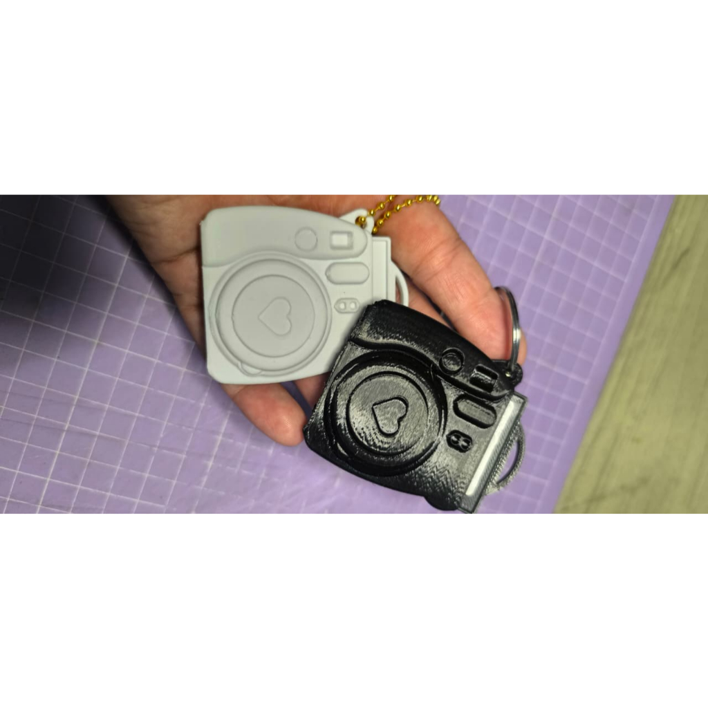 Chaveiro Camara Polaroid Personalizado Foto Modelo Câmera 3D | Presente Criativo com Foto | Lembrancinha Personalizada