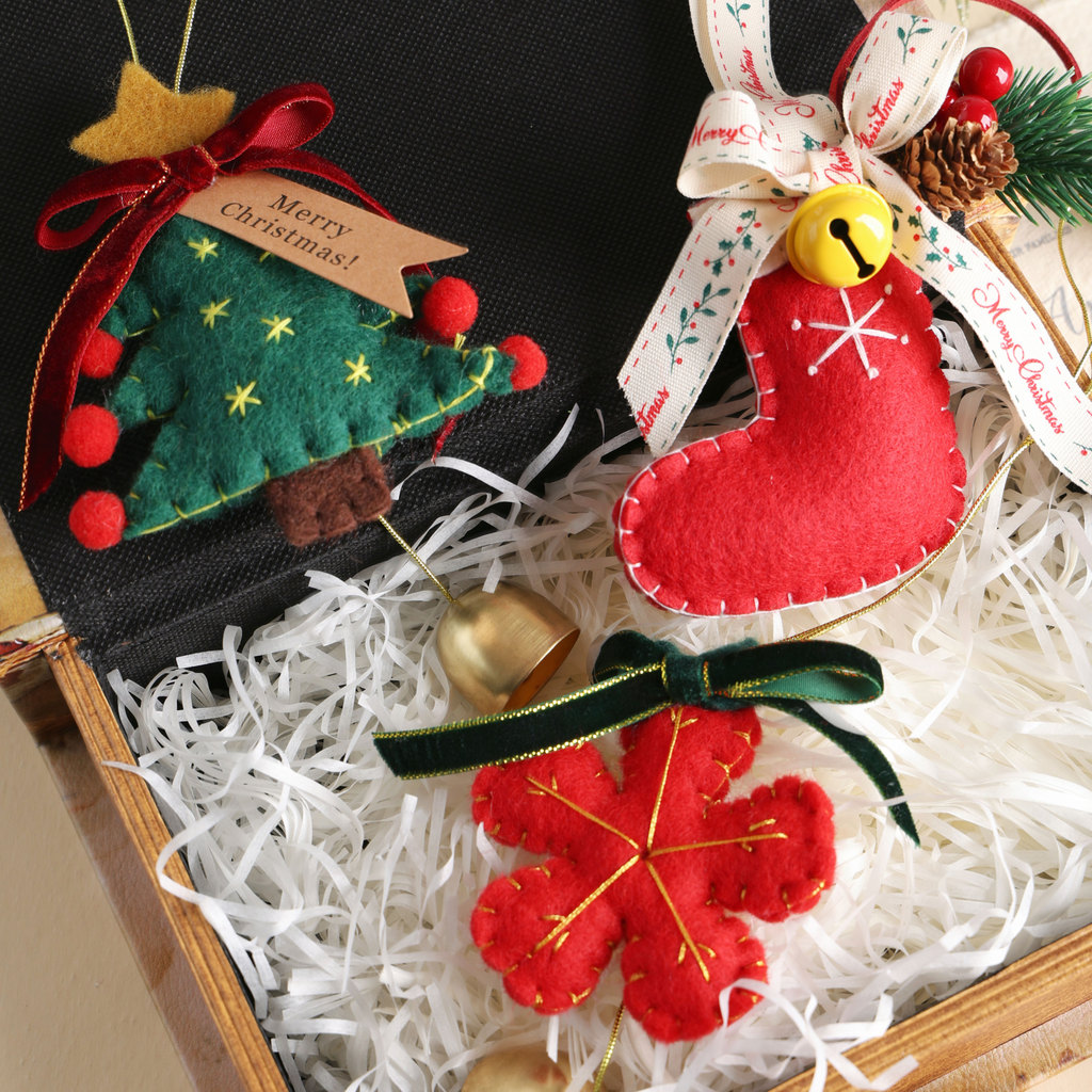 Decoração de natal sino pingente criativo lã feltro cedro pinho pendurado sino carro pendurado ornamentos de natal peque