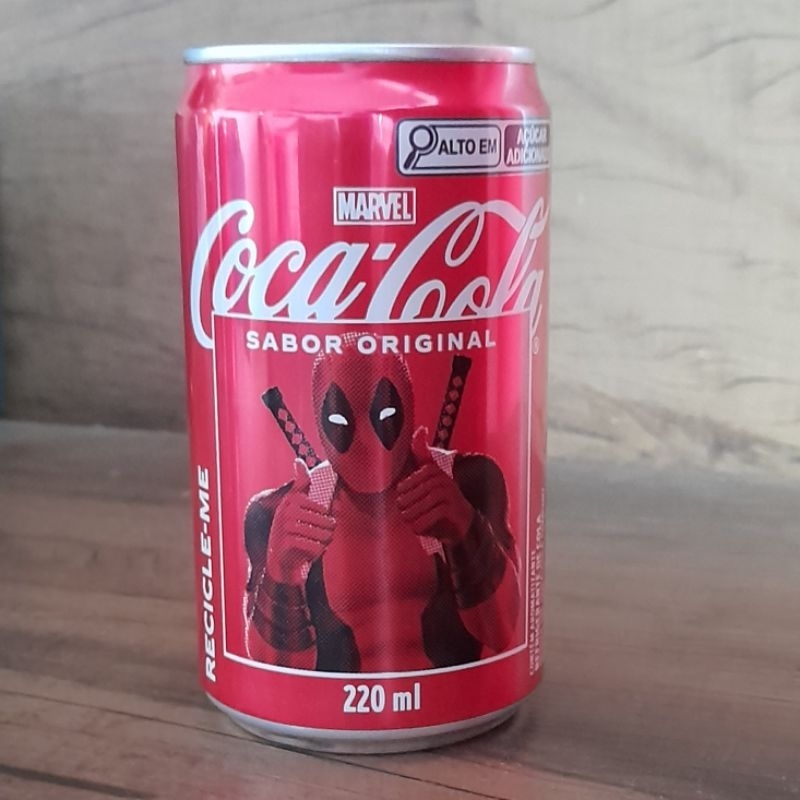 Lata CocaCola Marvel 220ml (DeadPool) Lacrada