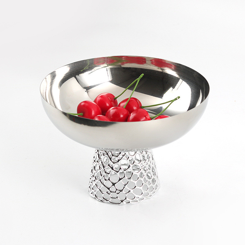 Luxurious round fruit plate, creative hollow metal fruit bowl ornament, small fruit bowl set for model homes and hotels