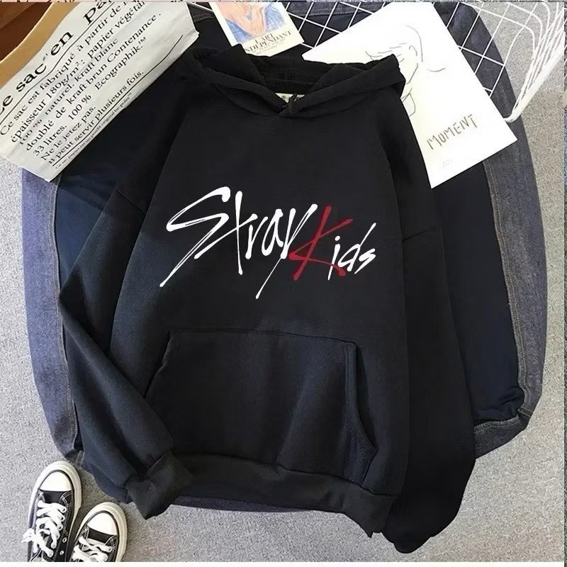 Moletom Canguru Banda Stray Kids Blusa de Frio Assinatura Escritos Moda K-Pop Unissex Promoção