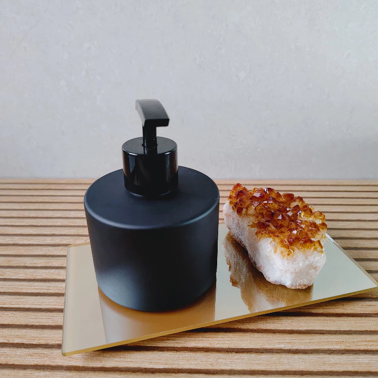 Kit Lavabo Porta Sabonete/Álcool em Gel em Vidro - 240 ml Preto Fosco e Bandeja Decorativa