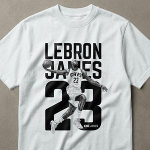 Camiseta Masculina Feminina Oversized Estampa LeBron James Cavaliers Número 23 Foto Preto e Branco King James