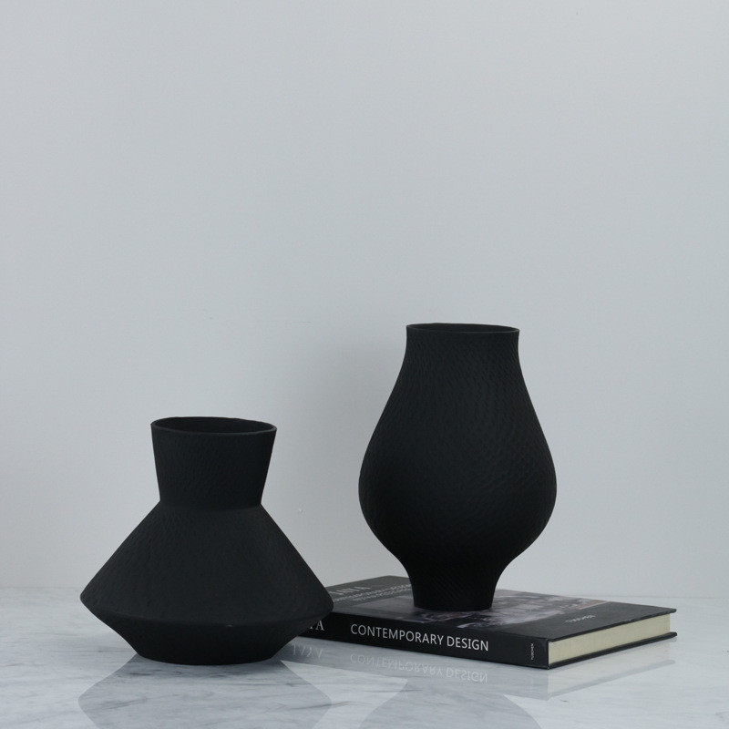 Modern minimalist resin handmade vase, matte black flower vessel, stylish light decoration for model homes, dining table