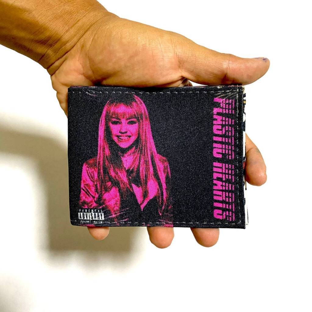 Carteira slim miley cyrus plastic hearts versão hannah montanna