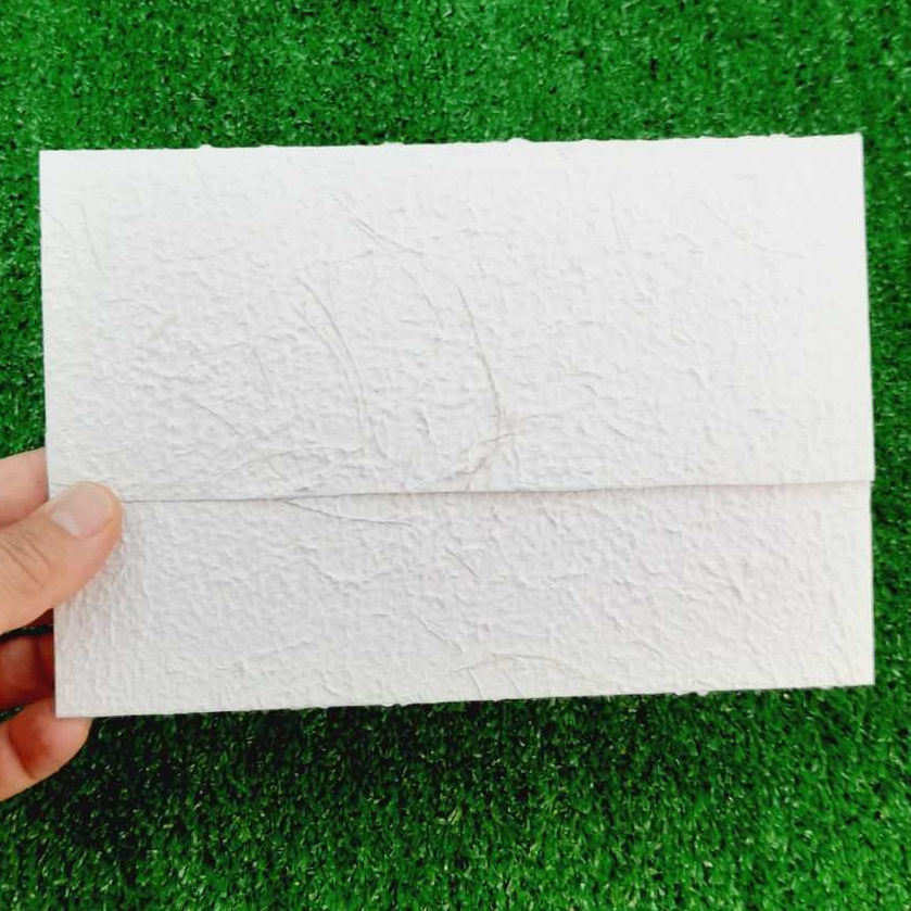 Envelope para convite de casamento papel reciclado artesanal tamanho 14x20 produto artesanal contém na massa fio corda