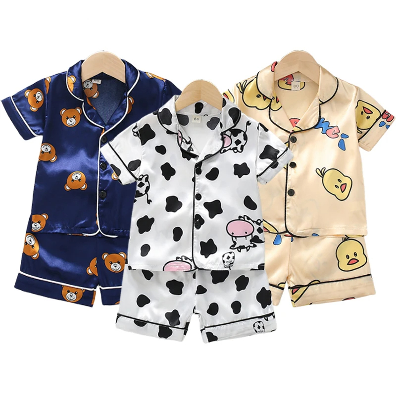 Summer Baby Boys Meninas Pijamas De Seda Conjunto Pijama Para Crianças Satin Cartoon Manga Curta + Shorts Roupa De Noite