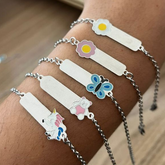 Pulseira Infantil Juvenil Aço Inox Borboleta Carro Flor Desenhos Menino Menina Personalizado com nome Volta as aulas