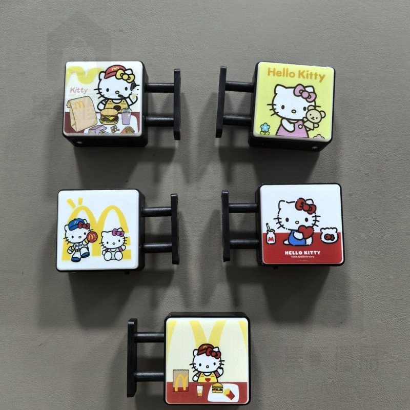 Sinal de Luz de Desenho Animado Hello Kitty Ímã de Geladeira Adesivo Magnético do McDonald's Brinquedo Miniatura Prop de
