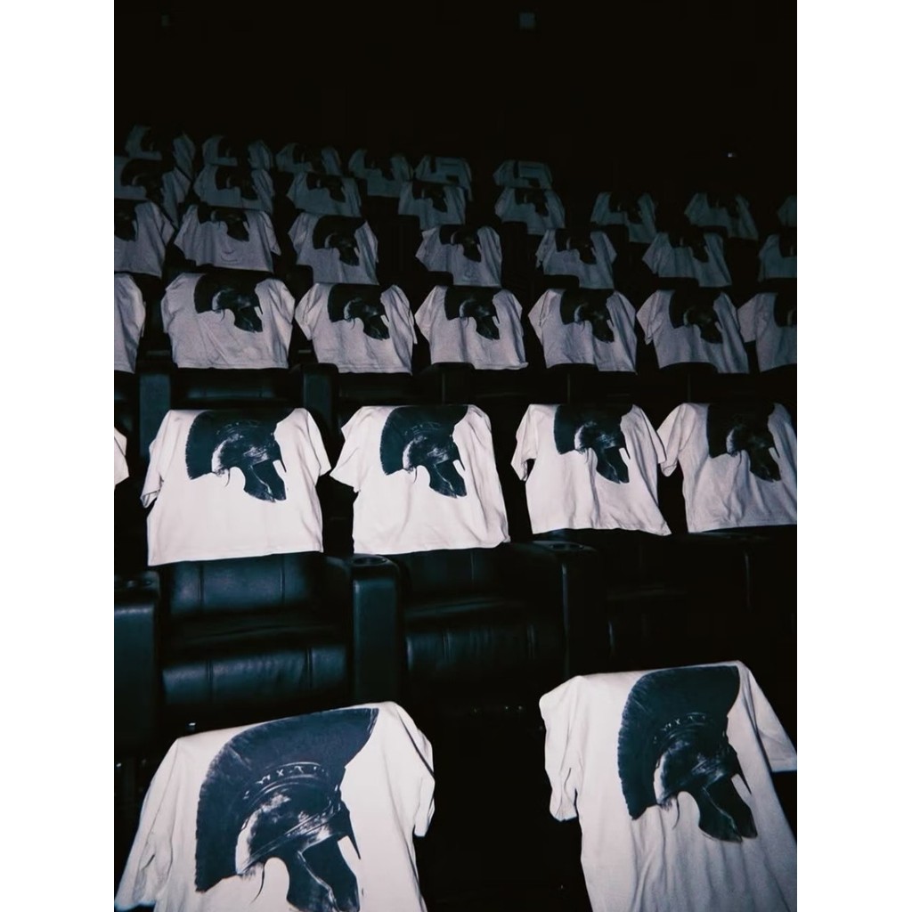 T Travis Scott American High Street Spartan Capacete Odyssey Camiseta solta de manga curta masculina e feminina na moda