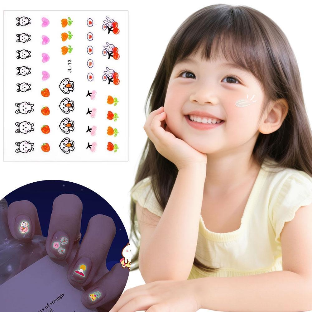 30 Pçs Luminoso Crianças Adesivos De Unhas Brilham No Escuro Dos Desenhos Animados Flor Animal Decalques À Prova Dwaterp