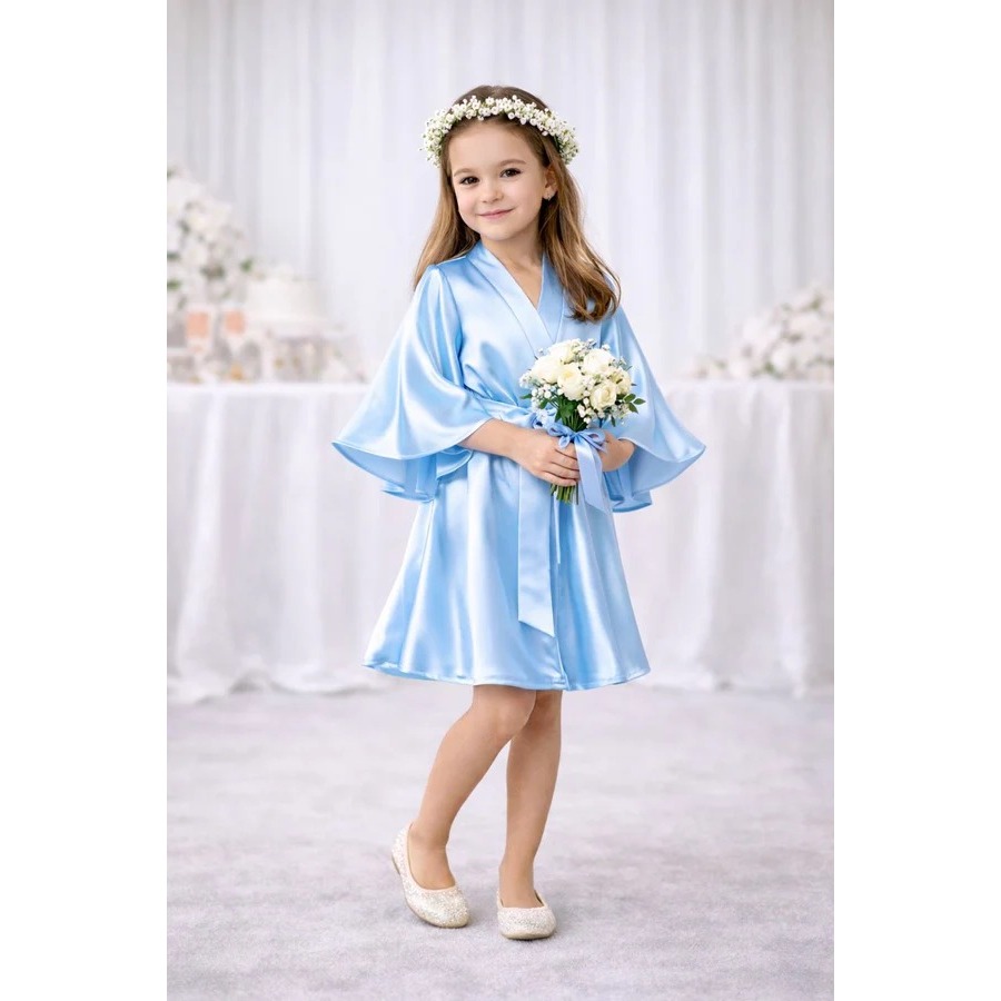 Robe Infantil de Cetim com Manga Estilo Kimono – Azul Claro