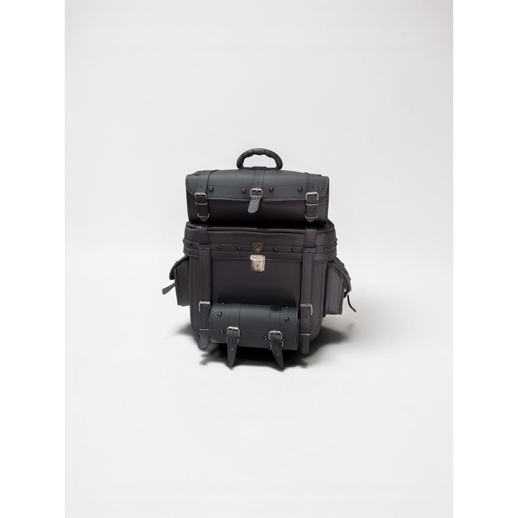 Alforge Traseiro (Bolsa) 62 Litros Couro c/ Cravos  PRETO (p/ capacete - c/ chave)