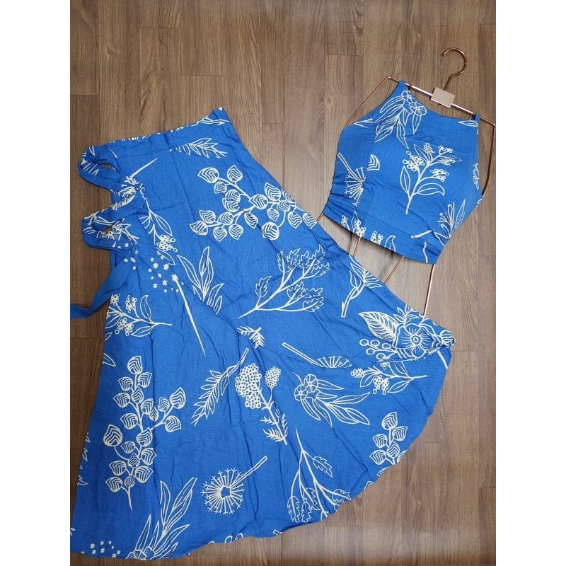 Conjunto Feminino Plus Size Saia Envelope e Cropped de Amarração nas Costas Floral Verão Moda Praia Elegante