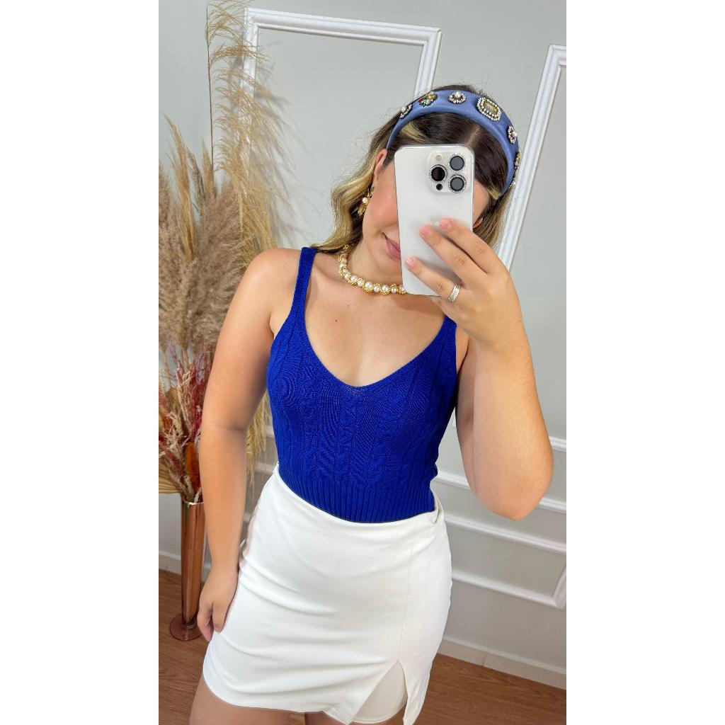 Regata Cropped Feminina Trancas Verticais Davenzo Trico Fio Modal Decote em V Costa Quadrada  Verao