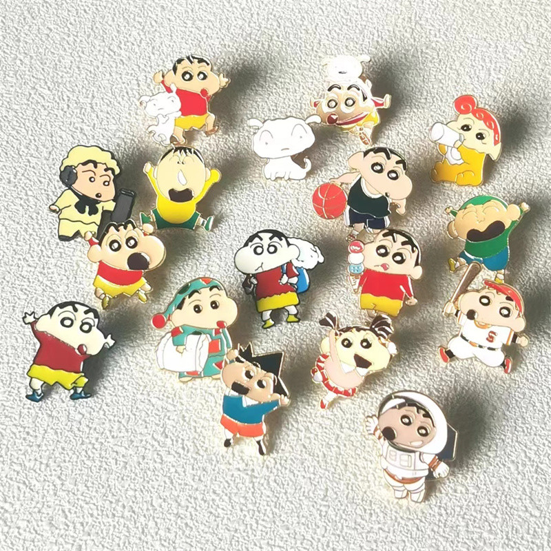 Crayon Shin-Chan série broche Anime japonês dos desenhos animados masculino feminino estudantes bonito All-Match mochila