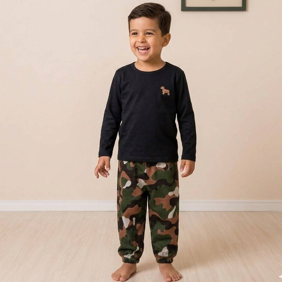 Calça Jogger infantil em moletom careca camuflado verde ou liso preto e azul menino tamanho 1 ao 10