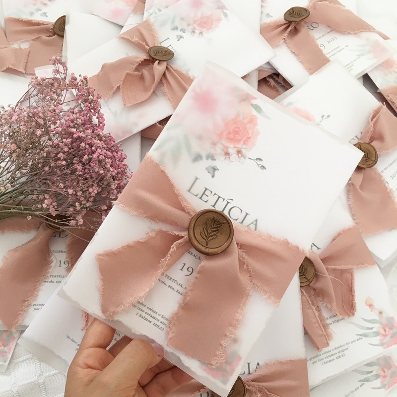 10 Convites de casamento rose com lacre de cera e tecido