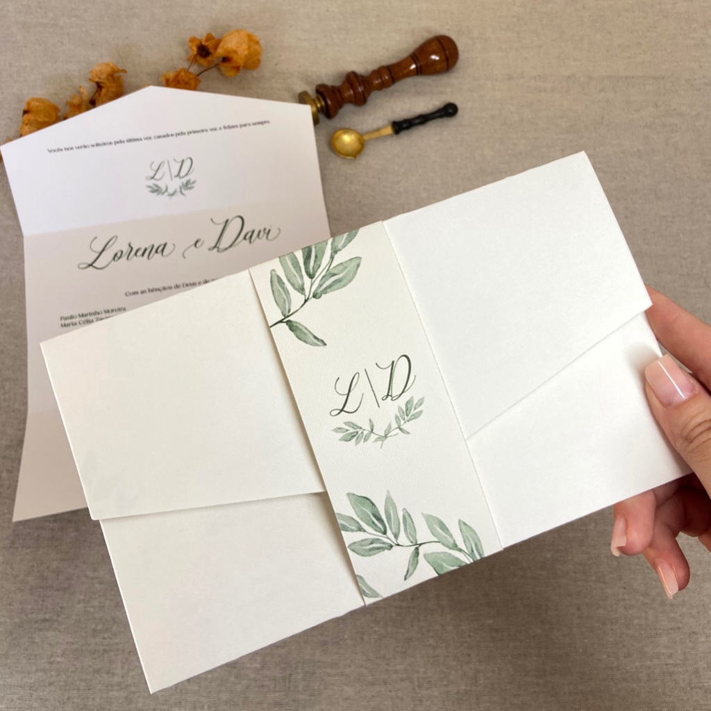 Convite de Casamento Dobras Verde Oliva com Folhagens – Lacre de Cera ou Cinta de Papel