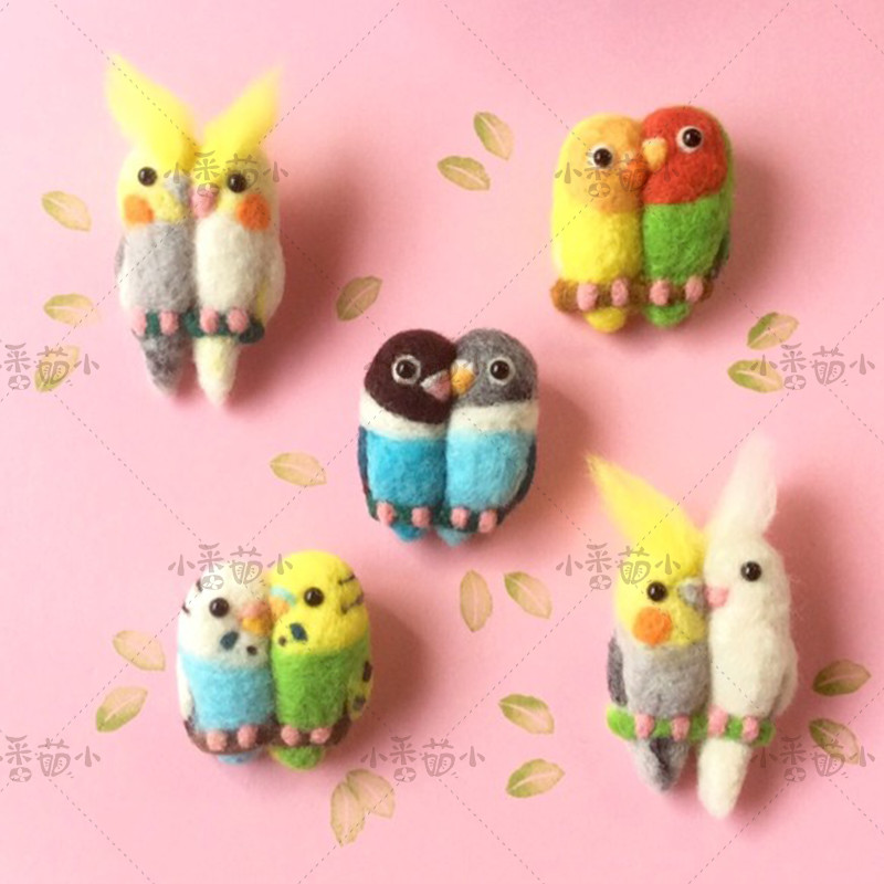 Lã feltro Poke Le Xuanfeng asa azul King Kong cabelo longo Budgerigar broche presente de casamento pássaro