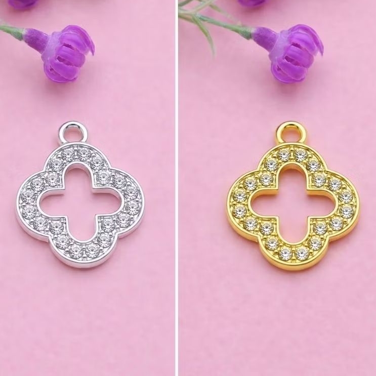 Pingente de Trevo com Strass/ preservação da cor/ Não escurece