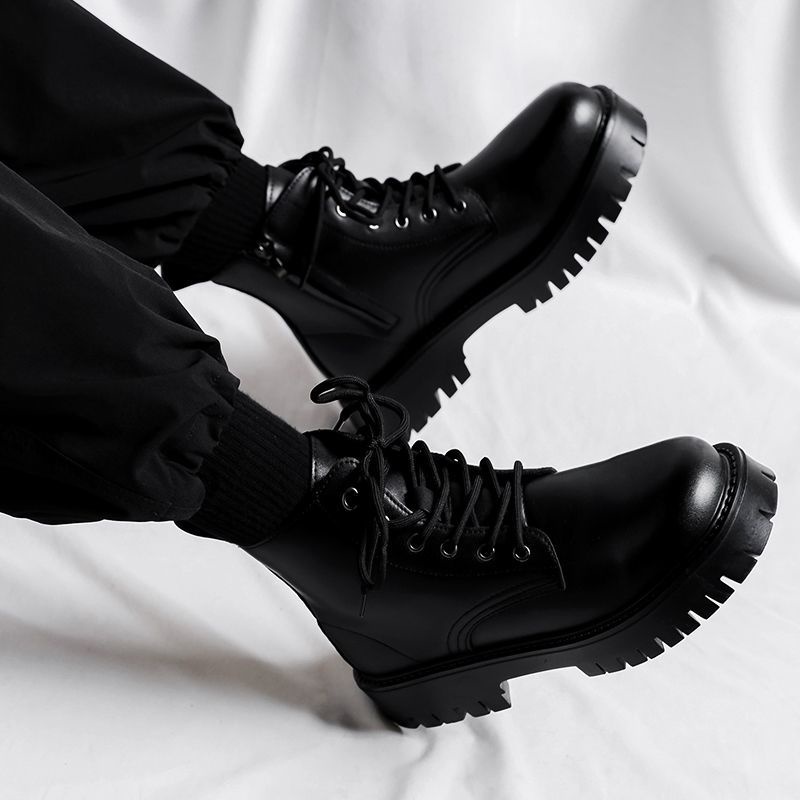 Moda Martin Botas masculinas de baixo nível Ano Novo preto sapatos couro de alto nível para estudantes de ensino médio