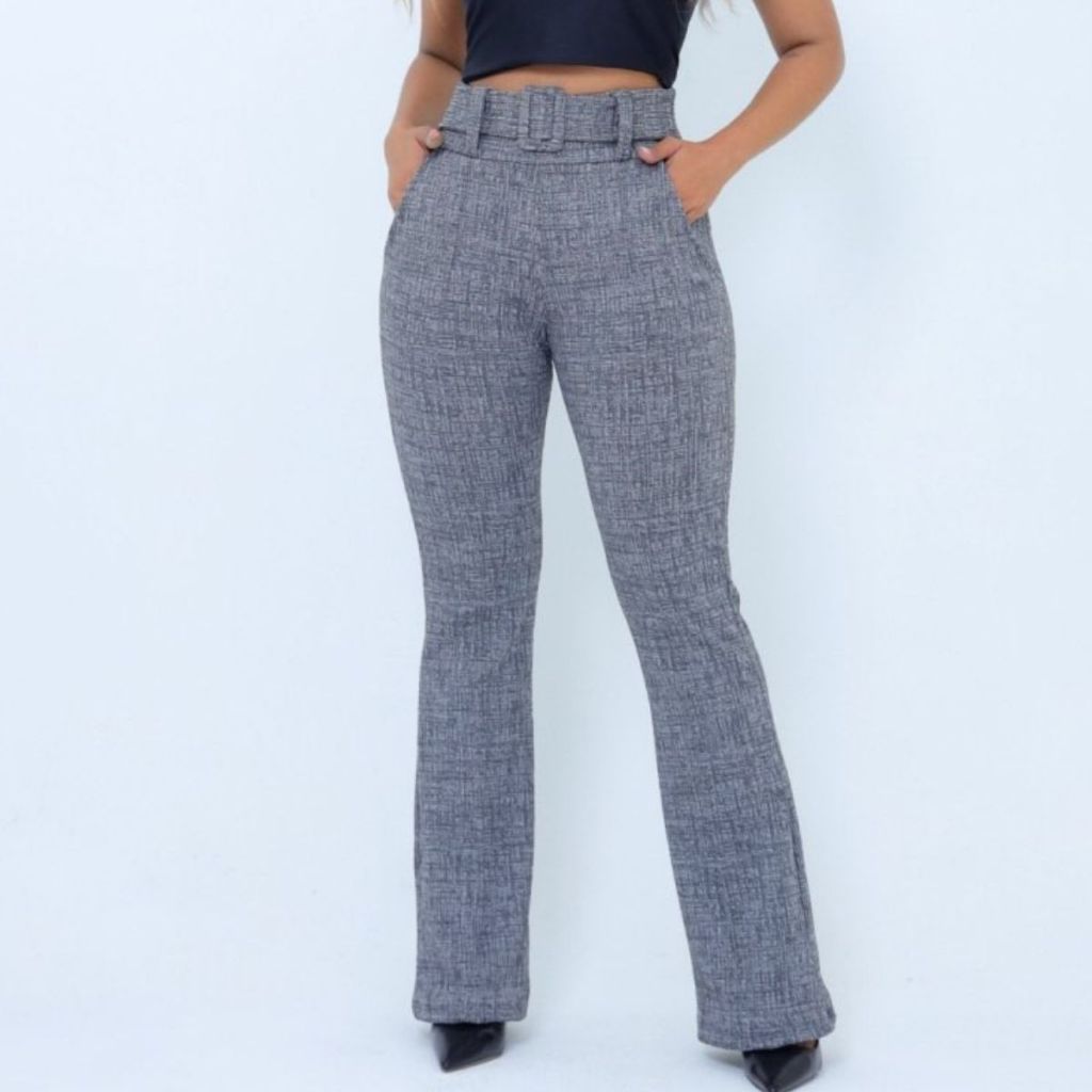 Calça Feminina Alfaiataria Legging Flare Boca de Sino Pantalona Cinto e Bolso Cintura Alta