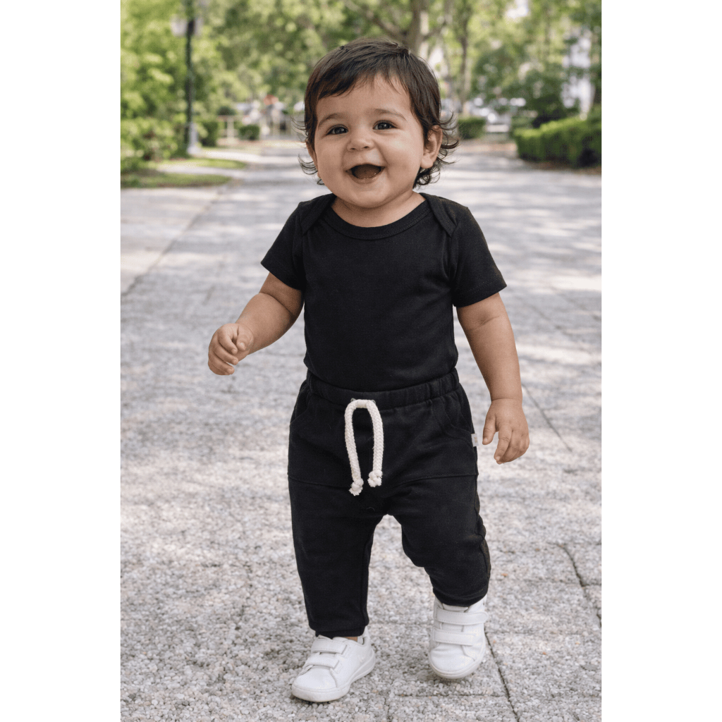 Calça Saruel Bebê Infantil em Malha com Bolso Preta Lisa Cós Elástico Menino