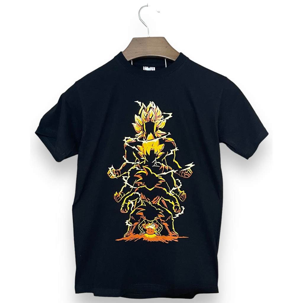 Camiseta Preta Unissex, Design com Goku Super Saiyajin de Dragon Ball e Elementos Energéticos, Estilo Anime Vintage