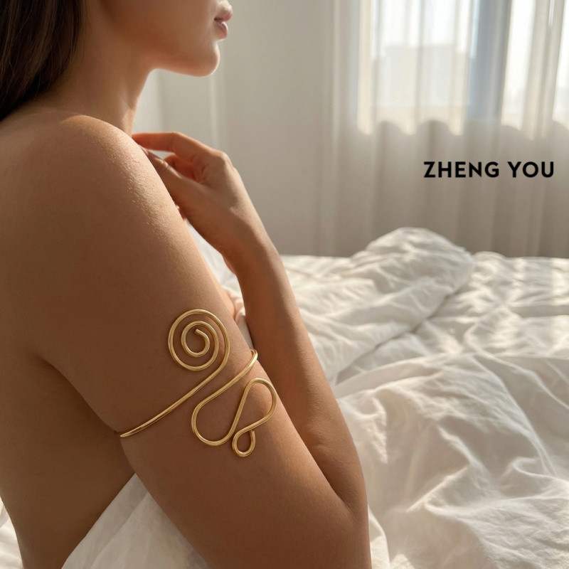 Adjustable Metal Armlet Women Single Piece Open Cuff Bracelet Golden Snake Serpent Design Vintage Bohemian Upper Arm Jew